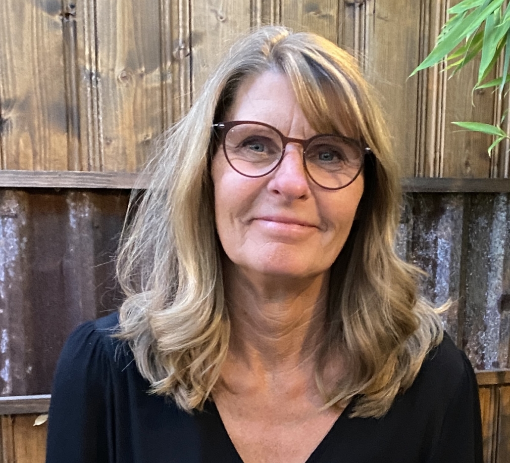 Godt sidde ned, tætttere på Pernille